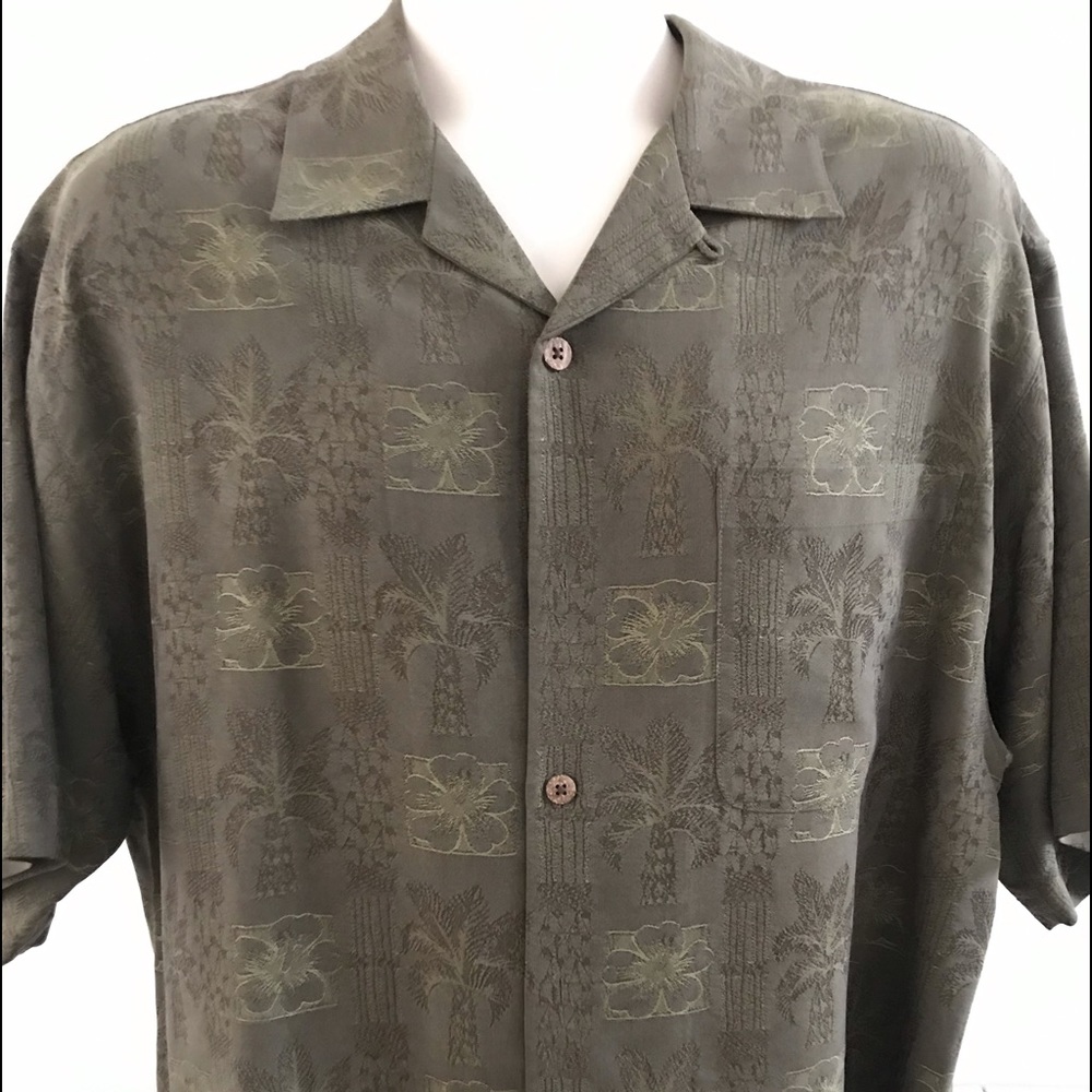 Tommy Bahama Camp Shirt Size Large